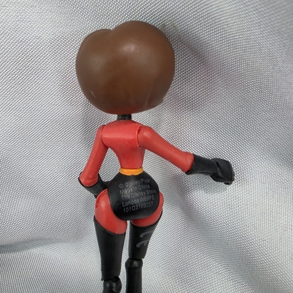 Disney The Incredibles Elastigirl Action Figure Mrs Incredible Articulated 5 In - Picture 6 of 8